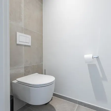 Lecomte - Rose D'ivry-3 Bedroom W Free Parking Garage - Large Terrace - Quiet Area & Walking Distance From The Sea! 223 아파트 오스텐드