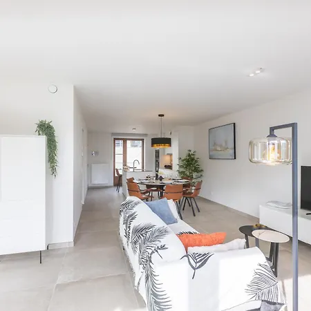 Lecomte - Rose D'ivry-3 Bedroom W Free Parking Garage - Large Terrace - Quiet Area & Walking Distance From The Sea! 223 * 오스텐드