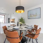 Lecomte - Rose D'ivry-3 Bedroom W Free Parking Garage - Large Terrace - Quiet Area & Walking Distance From The Sea! 223 Apartman